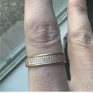 Astrid & Miyu Three Row Crystal Eternity Band
Ring Sz 8